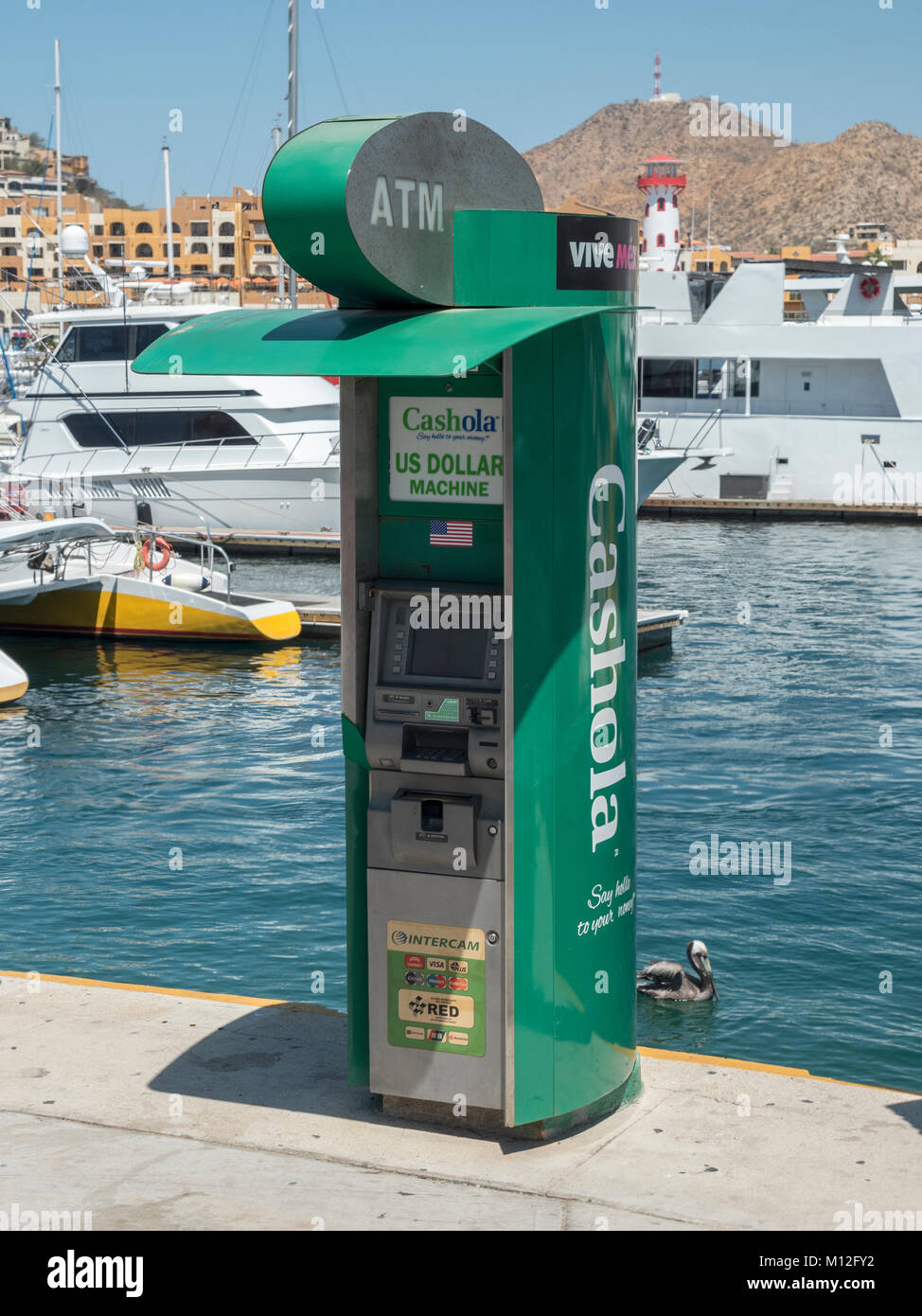 ATM Geldautomaten Cashola an der Marina von Cabo San Lucas, Mexiko Stockfoto