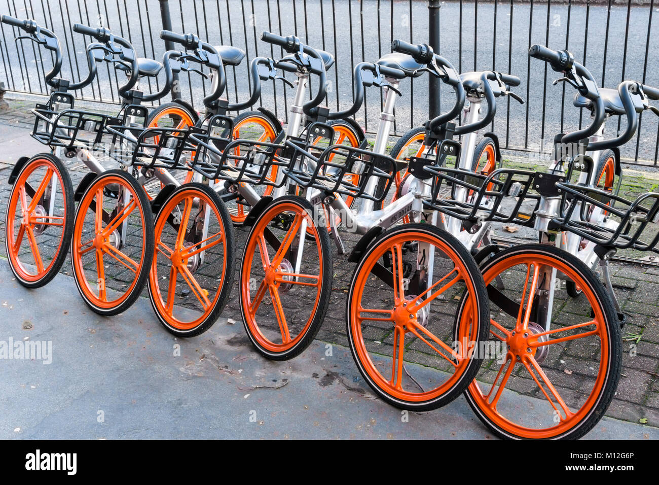 Mobike Dock - Kostenlose Fahrräder in London. Stockfoto