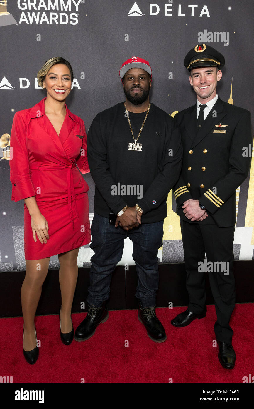 New York, Vereinigte Staaten. 25 Jan, 2018. Laura Rodriguez, GJ FUNK Flex, Allen Dunn besuchen Delta Airlines hosts Grammy Künstlerin Julia Michaels Fall an der Bowery Hotel Credit: Lev Radin/Pacific Press/Alamy Leben Nachrichten nominiert Stockfoto