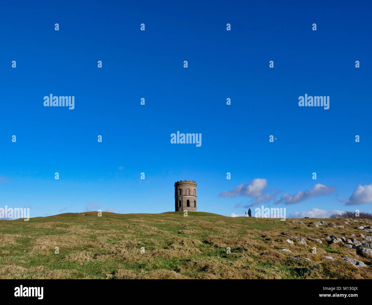 Salomos Tempel, Buxton. 26 Jan, 2018. UK Wetter: Fotografen, die Bilder von Salomos Tempel mit strahlend blauem Himmel, auch als Grinlow Turm der Viktorianischen befestigten Hügel Marker oberhalb der Kurstadt Buxton, Derbyshire in der Derbyshire Peak District National Park Credit: Doug Blane/Alamy leben Nachrichten Stockfoto