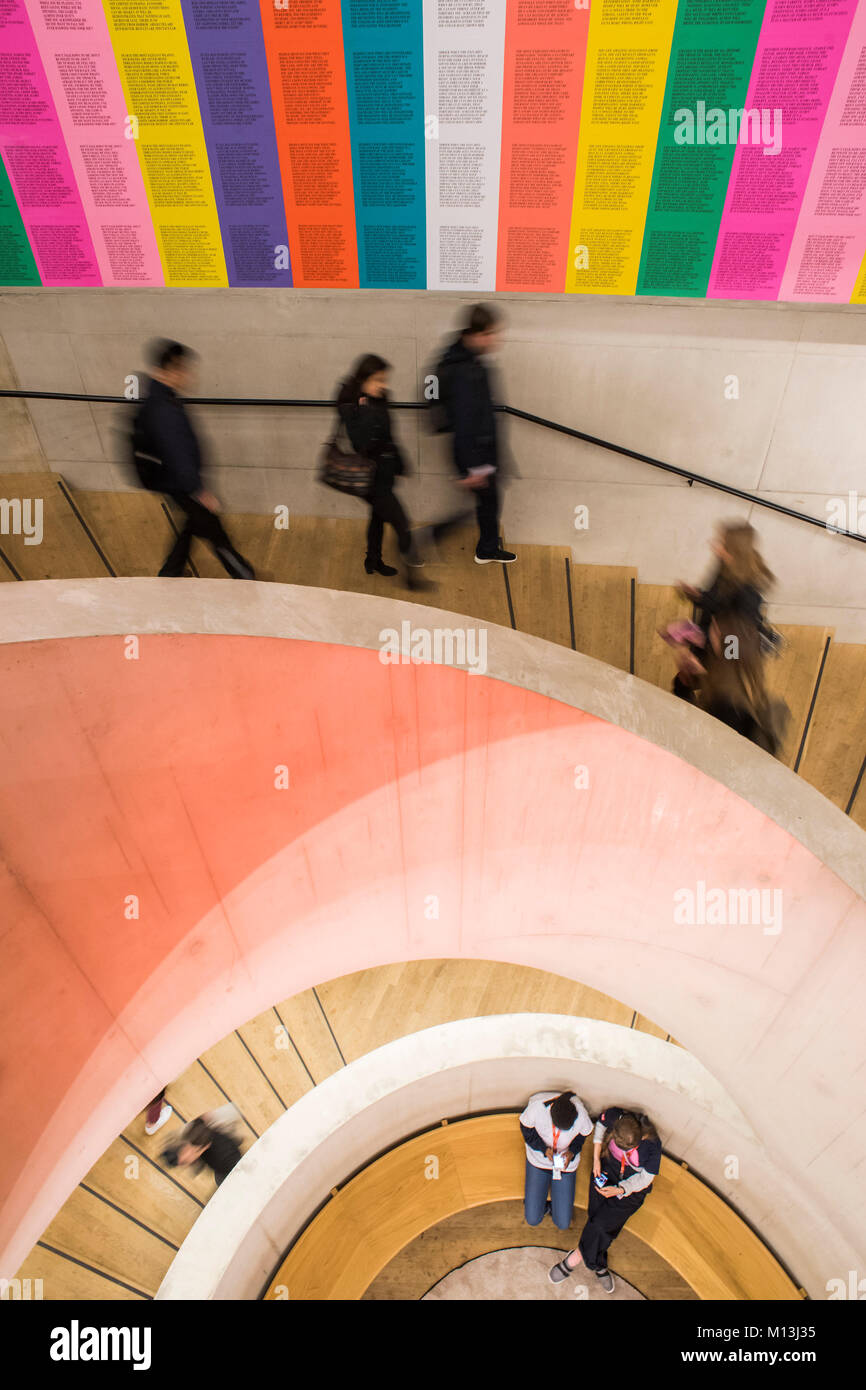 London, Großbritannien. 26 Jan, 2018. Entzündliche Essays von Jenny Holzer - die Tate spät von Uniqlo in der Tate Modern unterstützt. Credit: Guy Bell/Alamy leben Nachrichten Stockfoto