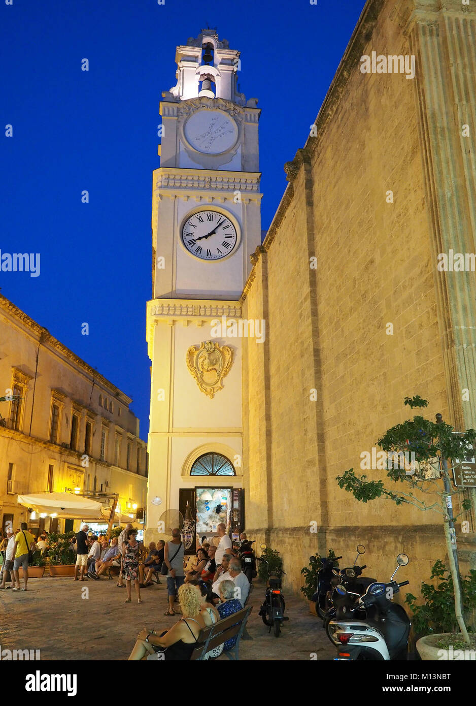 Europa, Italien, Apulien, Salento, Gallipoli, St. Agatha Kathedrale bei Nacht beleuchtet Stockfoto