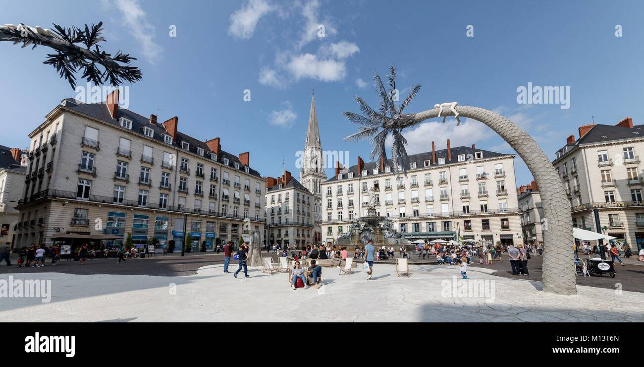Frankreich, Pays de La Loire, Nantes, Royal Square und St. Nicolas Kirche Stockfoto