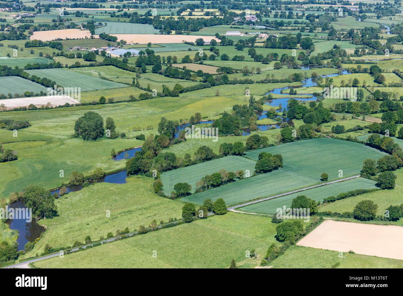 Frankreich, Vendee, La Pommeraie-sur Sevre, Sevre Nantaise schlängelt sich in der bocage (Antenne pview) Stockfoto