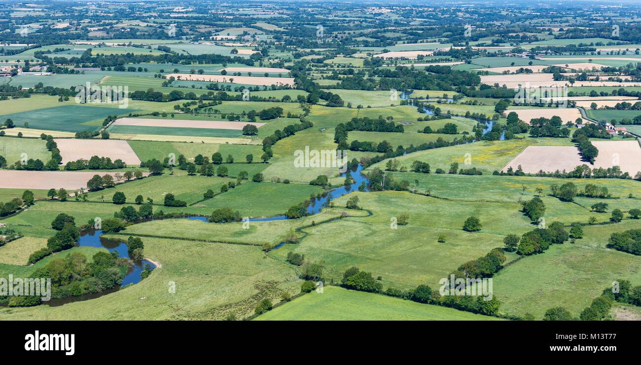 Frankreich, Vendee, Les Chatelliers Chateaumur, die Sevre Nantaise Fluss in der bocage (Luftbild) Stockfoto