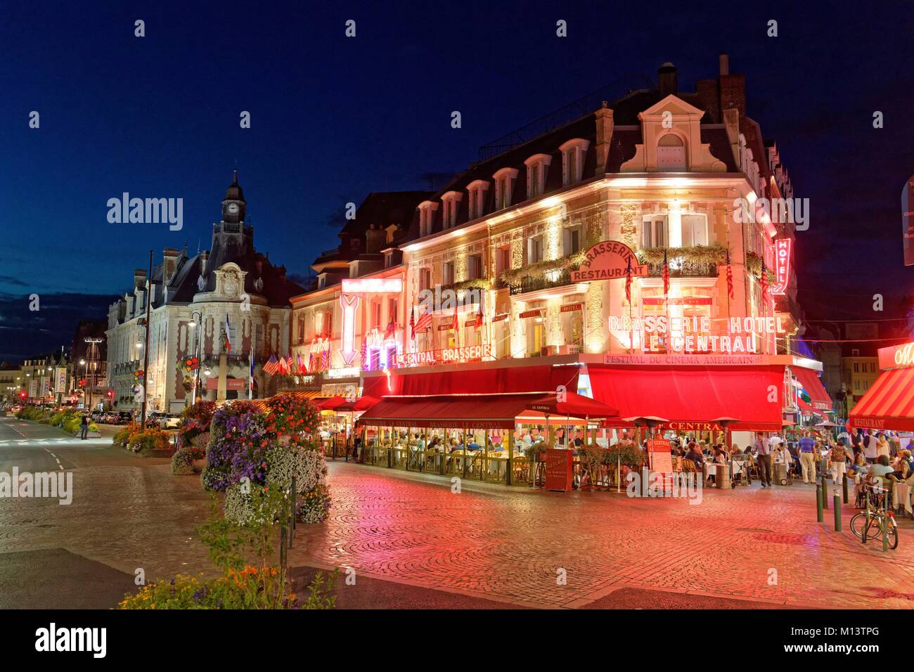 Frankreich, Calvados, Pays d'Auge, Trouville sur Mer, Le Central berühmten Brasserie Restaurant Stockfoto