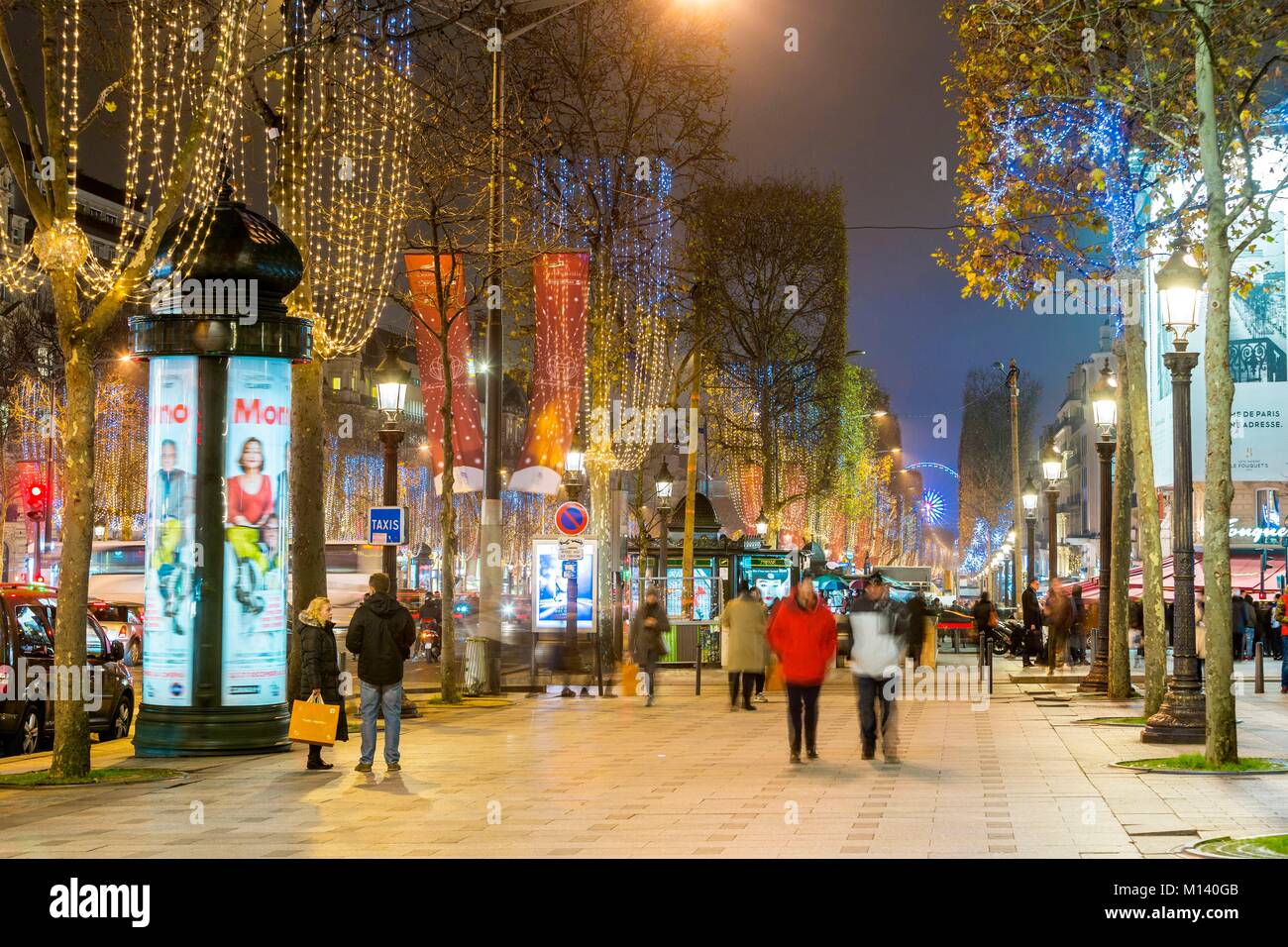 Frankreich, Paris, Champs Elysees und Weihnachten Illuminations Stockfoto