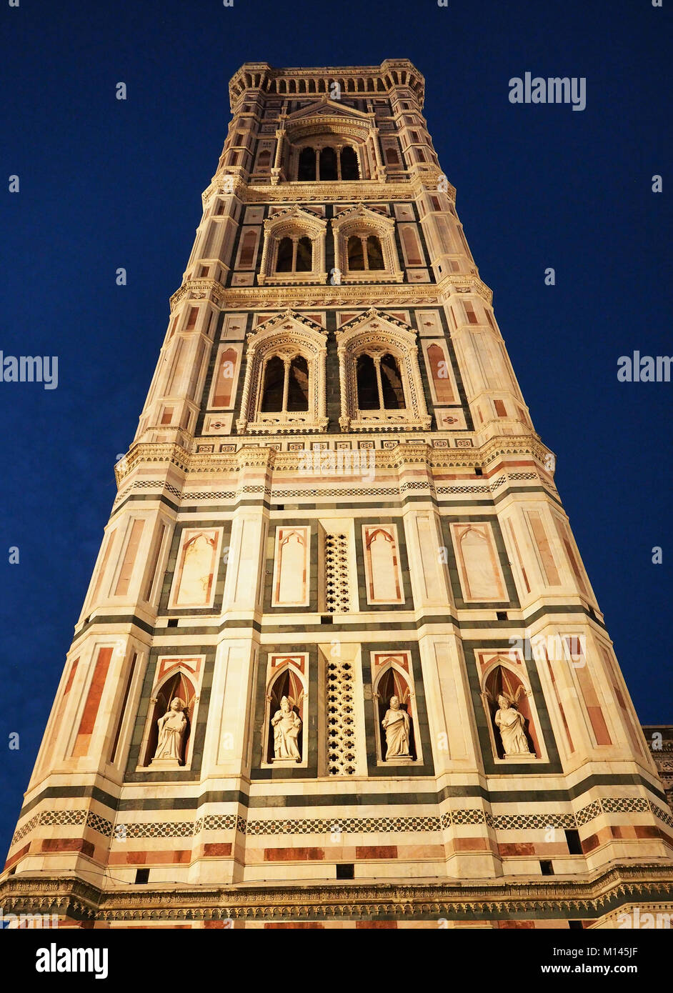 Europa, Italien, Toskana, Florenz, Giotto Glockenturm im Renaissance Basilika Santa Maria del Fiore, der Piazza del Duomo Stockfoto