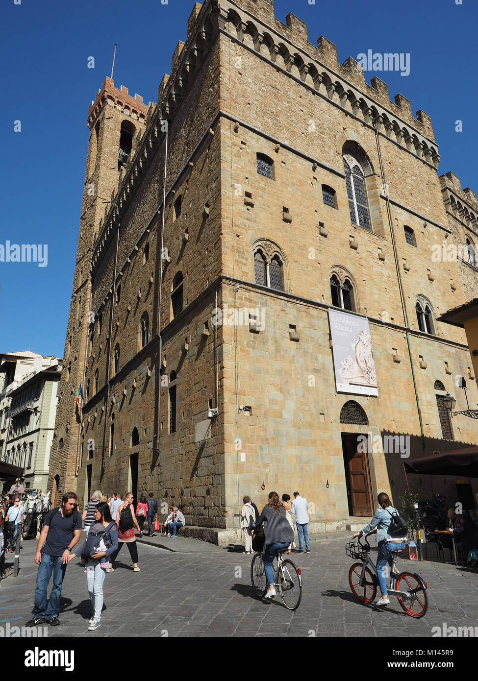 Europa, Italien, Toskana, Florenz, touristischen Besuch Altstadt durch Fahrräder Stockfoto