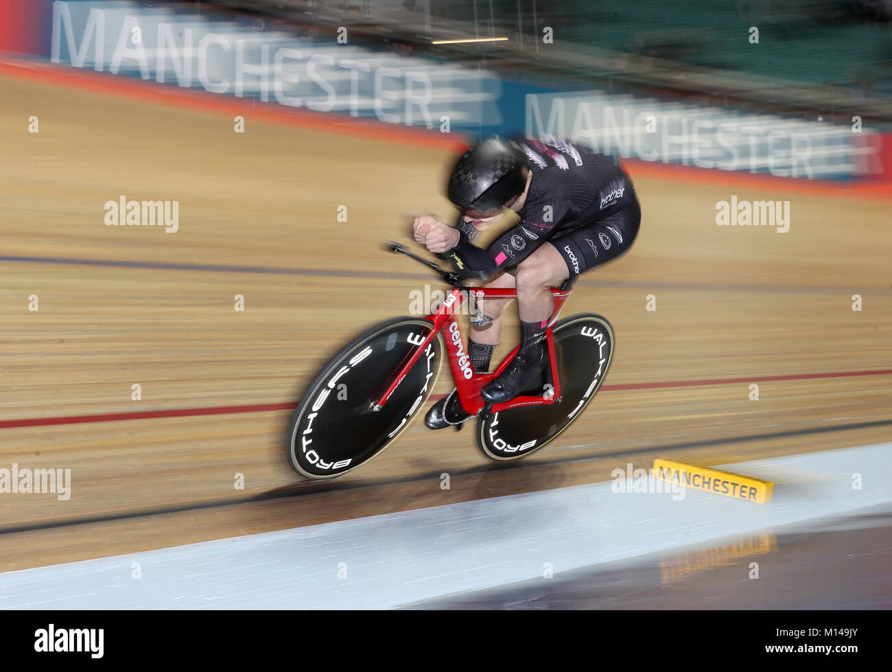 Dan Bigham von Team KGF in Aktion in der Qualifikation der Mens Verfolgung, während der Tag einer der HSBC UK National Track Meisterschaften an der Nationalen Radfahren Centre, Manchester. Stockfoto