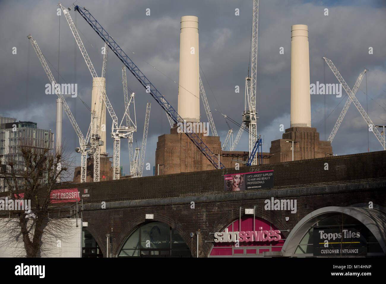 Die laufenden Bauarbeiten in Battersea, umliegenden Battersea Power Station, am 22. Januar 2018, im Süden von London, England. Stockfoto