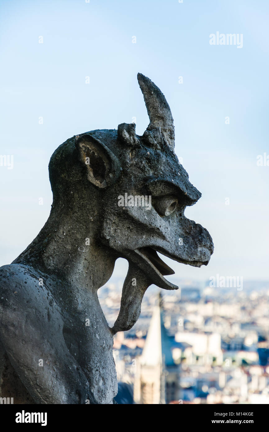 Paris, Frankreich: Berühmte gargoyle Statuen auf die Mauern der Kathedrale Notre Dame in Paris. Stockfoto