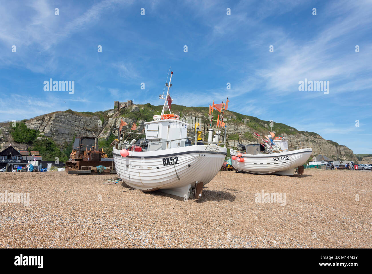 Fischerboote auf Rock-a-Nore Strand, Hastings, East Sussex, England, Vereinigtes Königreich Stockfoto