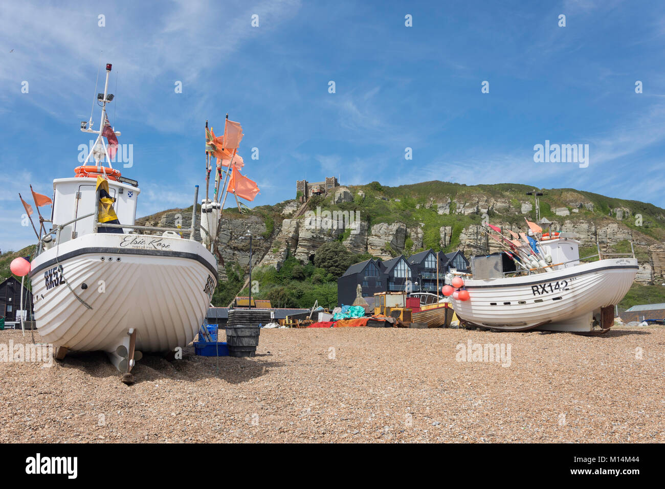 Fischerboote auf Rock-a-Nore Strand, Hastings, East Sussex, England, Vereinigtes Königreich Stockfoto