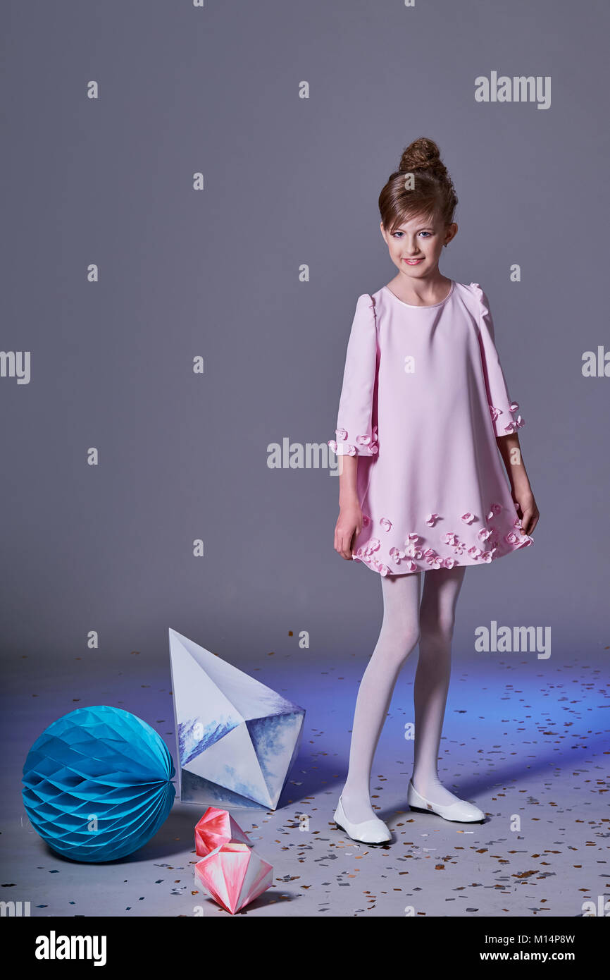 Origami und Minimalismus. Mode Kinder. Stockfoto