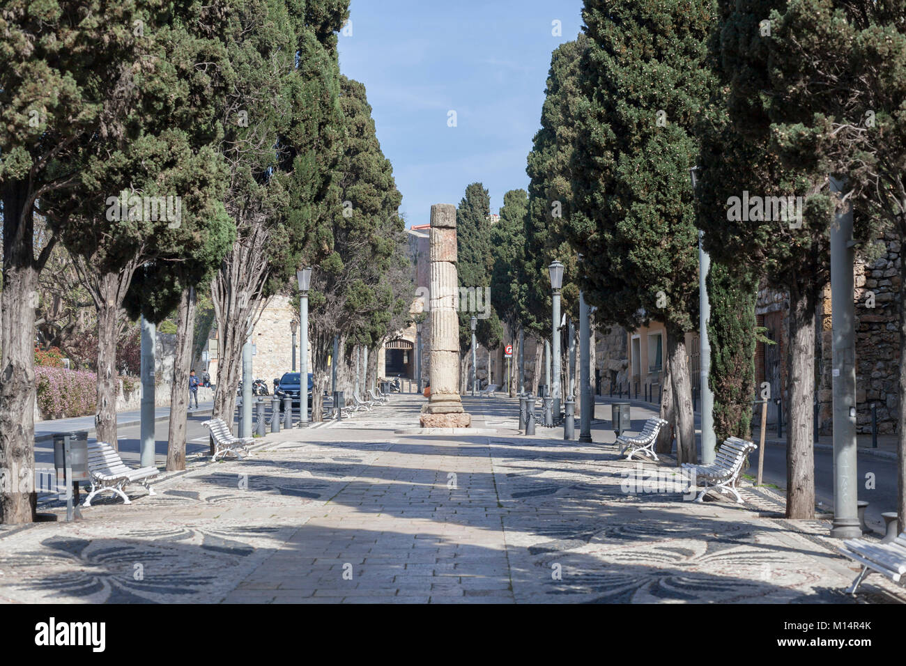 Das historische Zentrum, der Promenade mit römischen Spalte in Tarragona, Spanien. Stockfoto