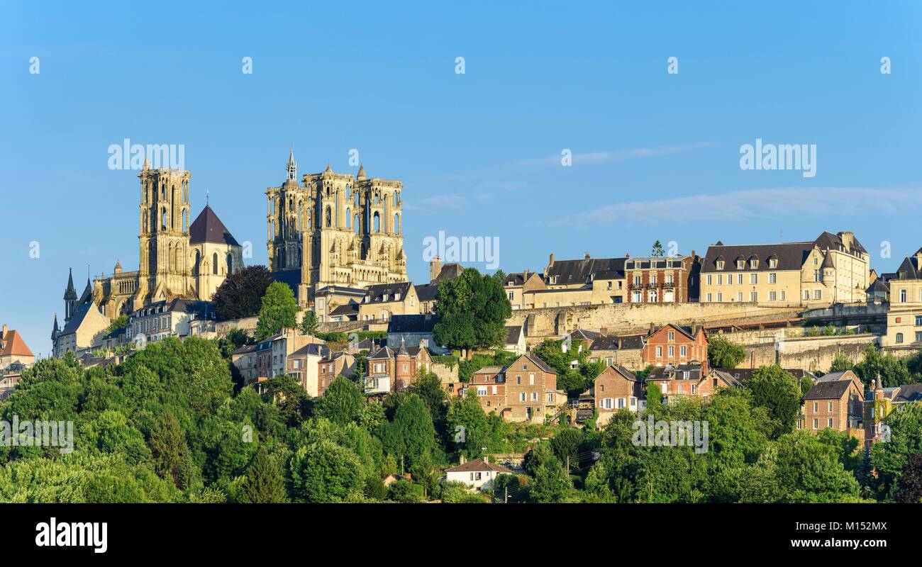 Laon Cathedral Facade Stockfotos und bilder Kaufen Alamy