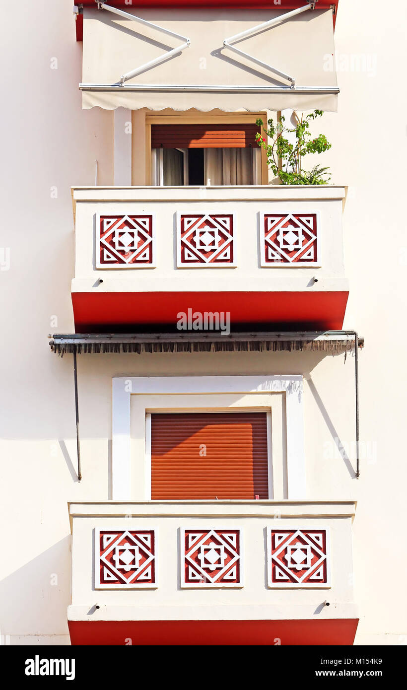 Balkon der Wohnung Häuser in der Stadt Thessaloniki, Griechenland Stockfoto