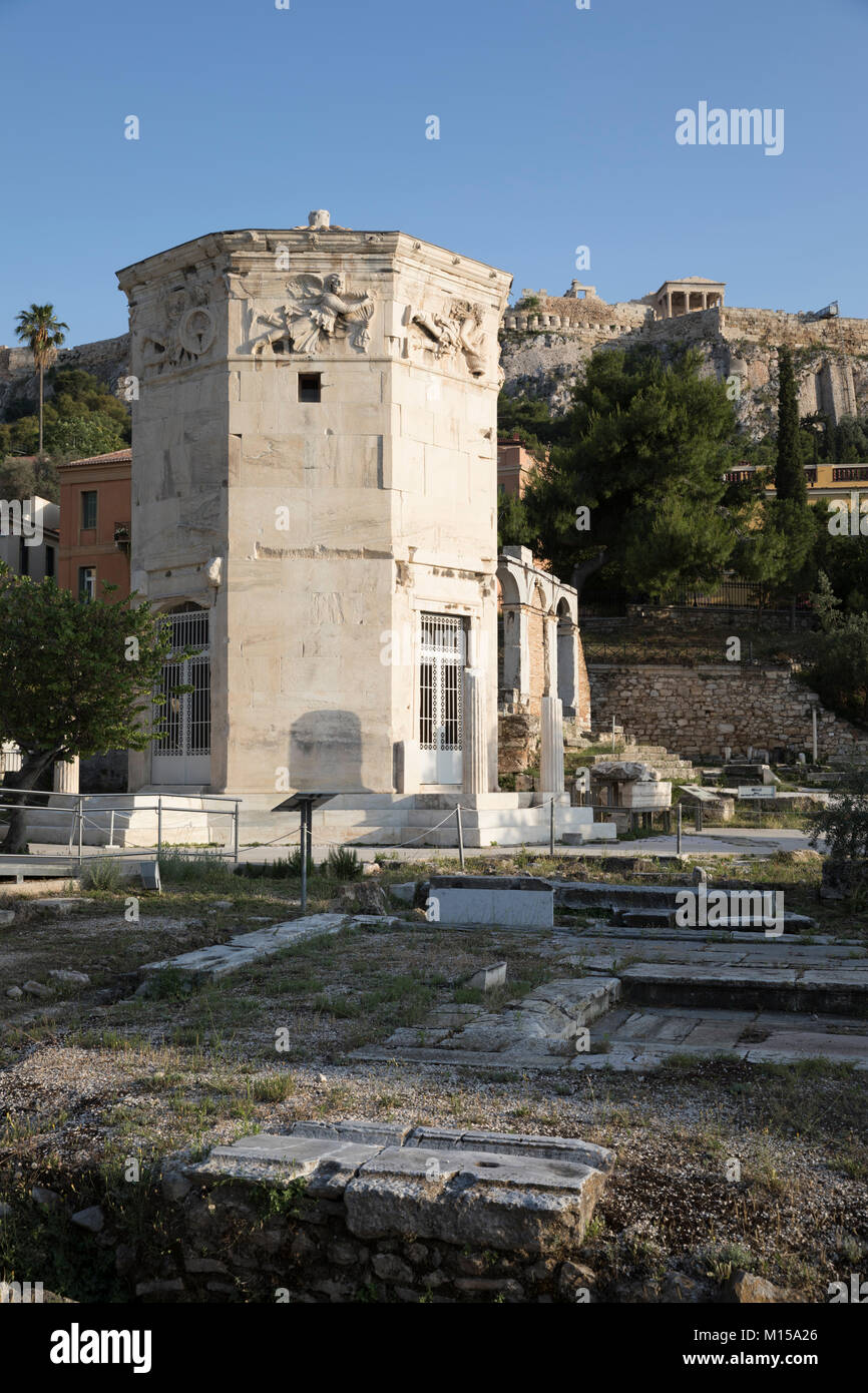 Der Turm der Winde oder die Horologion von Andronikos Kyrrhestes mit der Akropolis, Athen, Griechenland, Europa Stockfoto