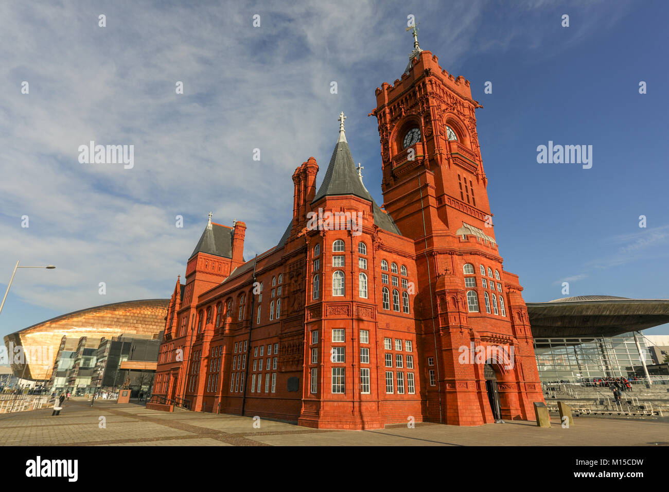Der Pier Head und Senedd Gebäude, Teil der walisische Parlament, Cardiff Bay, Cardiff, Wales, UK. Stockfoto