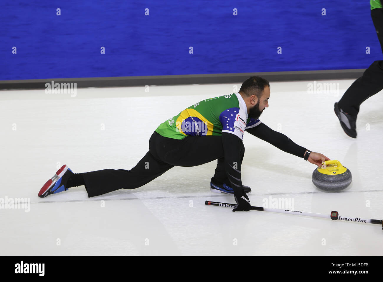 London, Ontario, Kanada, Jan 11-14 2018 Western Fair Sports Complex. Team Brasilien versucht, einen Punkt an der 2018 World Mens zu verdienen Curling Meisterschaften in Stockfoto