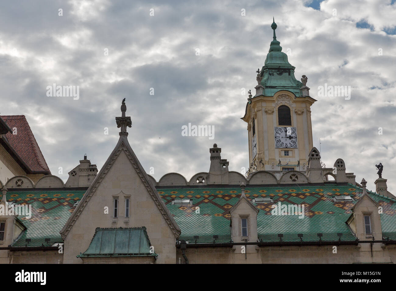 Altes Rathaus turm und das Museum der Geschichte der Stadt an Primacialne Namestie (Primas Square) in Bratislava, Slowakei. Stockfoto