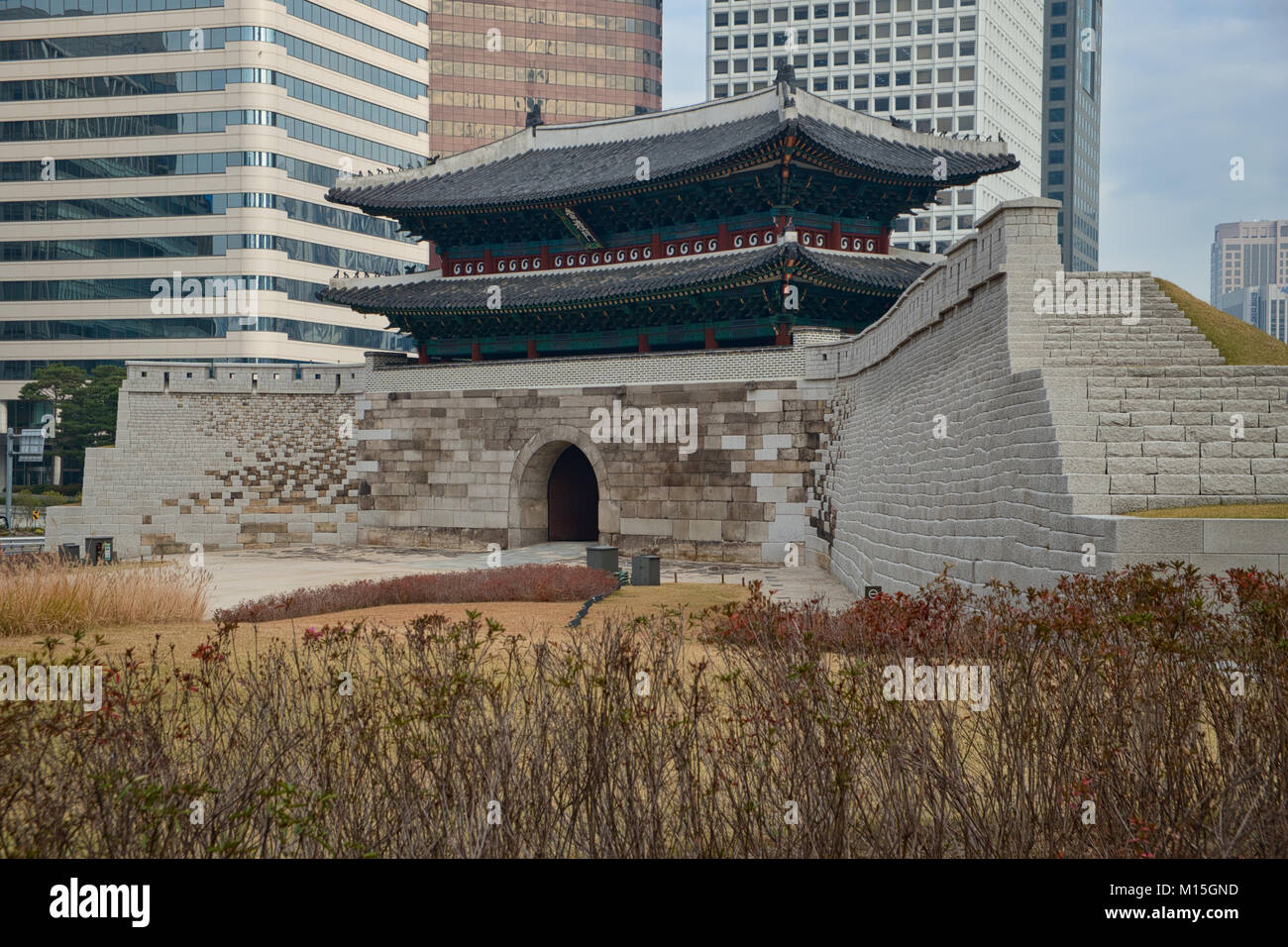 Foto der Namdaemun Tor in der Innenstadt von Seoul Stockfoto