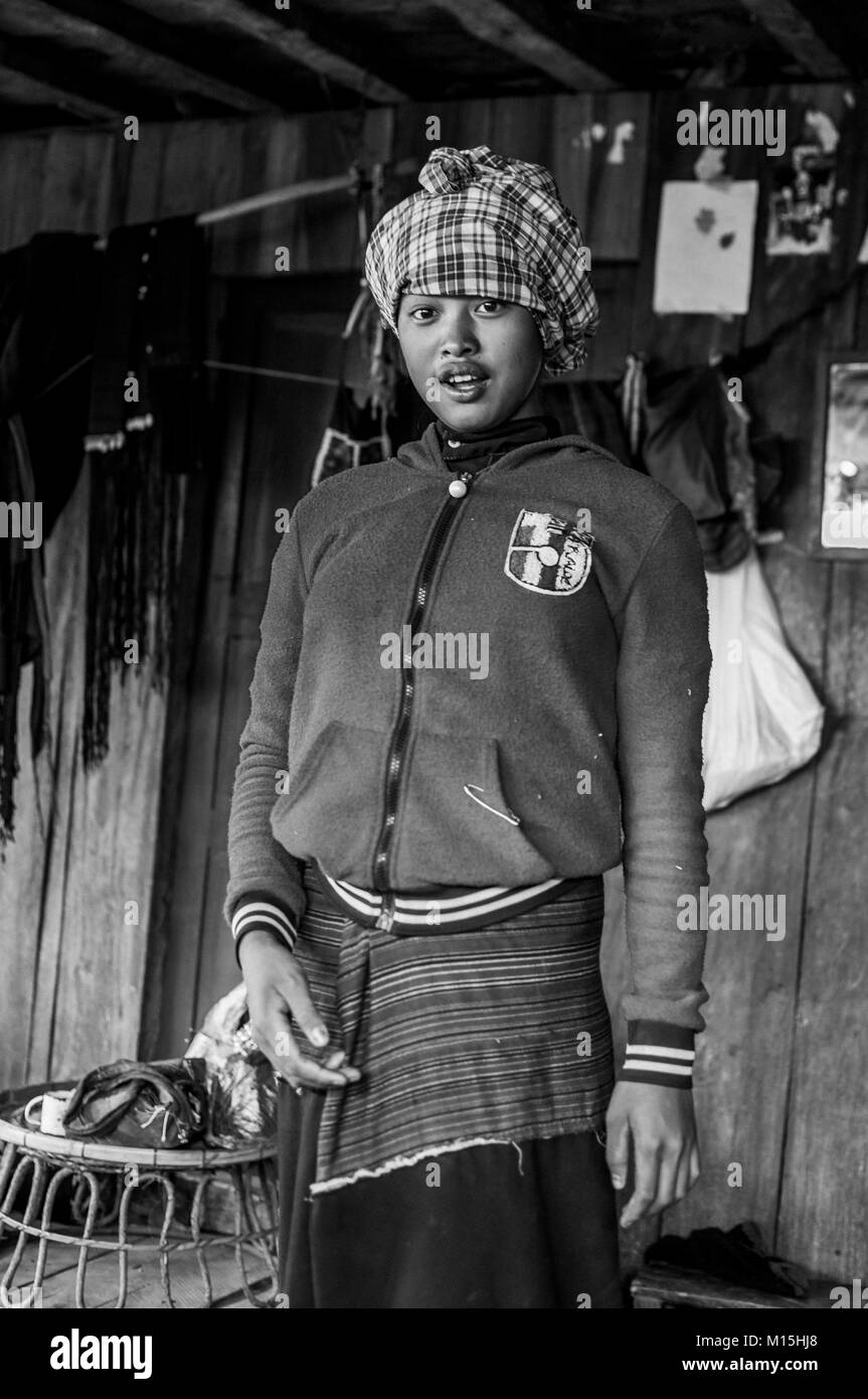 KENGTUNG, MYANMAR - NOVEMBER, 2016: Die Hügel in der Nähe von Keng Tung werden von stammesdörfer unterschiedlicher Traditionen und etnicity besiedelt. Stockfoto
