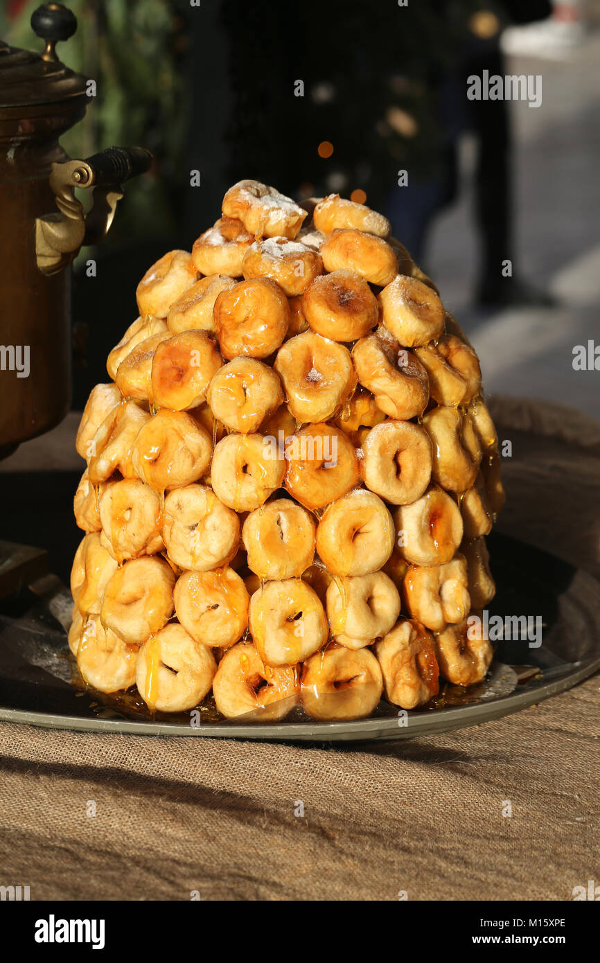 Schönes Bild, viele Leckere süße Krapfen Stockfoto