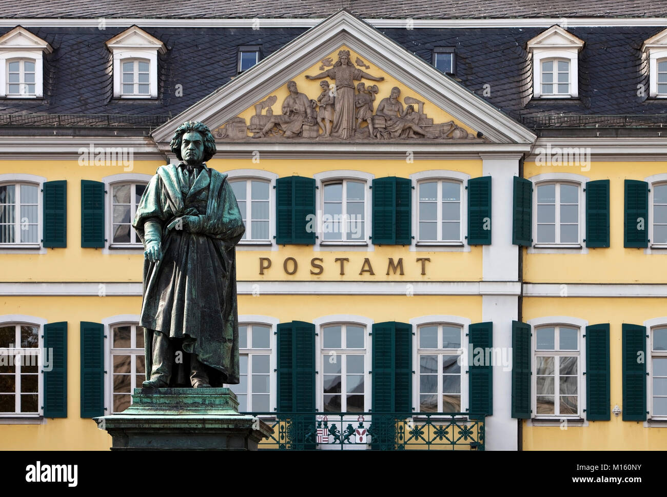 Beethoven Denkmal vor der Hauptpost, Münsterplatz, Bonn, Nordrhein-Westfalen, Deutschland Stockfoto