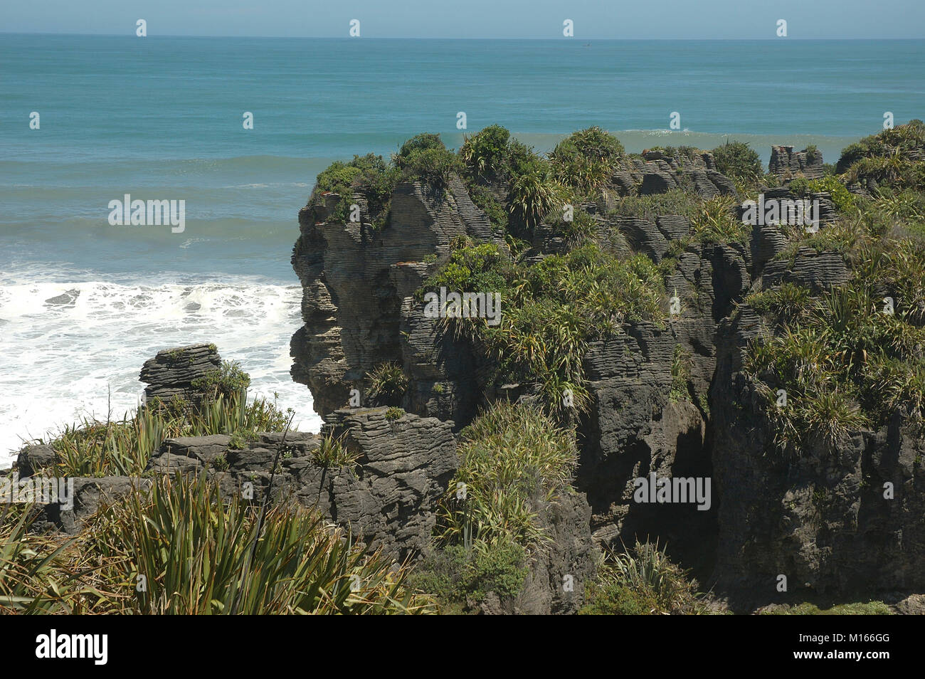 PunakaikiPancakeRocks; Paparoa Nationalpark; Punakaiki Pancake Rocks, Neuseeland Flachs, Paparoa Nationalpark; Greymouth; North West Küste von South Stockfoto