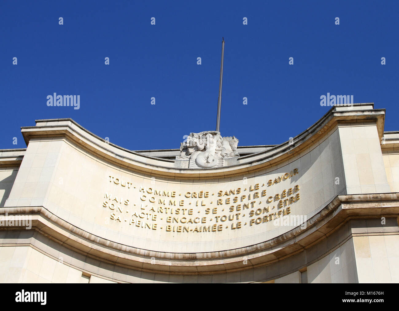 Französisch schreiben mit goldenen Buchstaben über