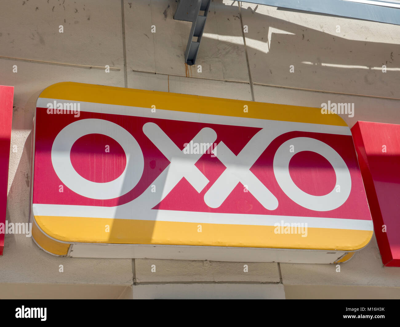 Oxxo logo -Fotos und -Bildmaterial in hoher Auflösung – Alamy