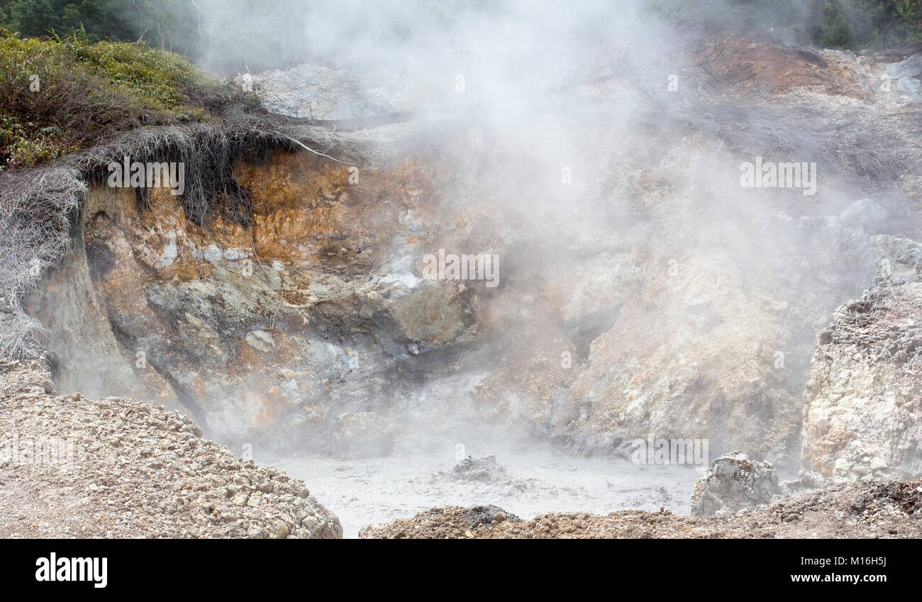 Geologische Aktivitäten in Linau See, in der Nähe von Manado. Indonesien Stockfoto