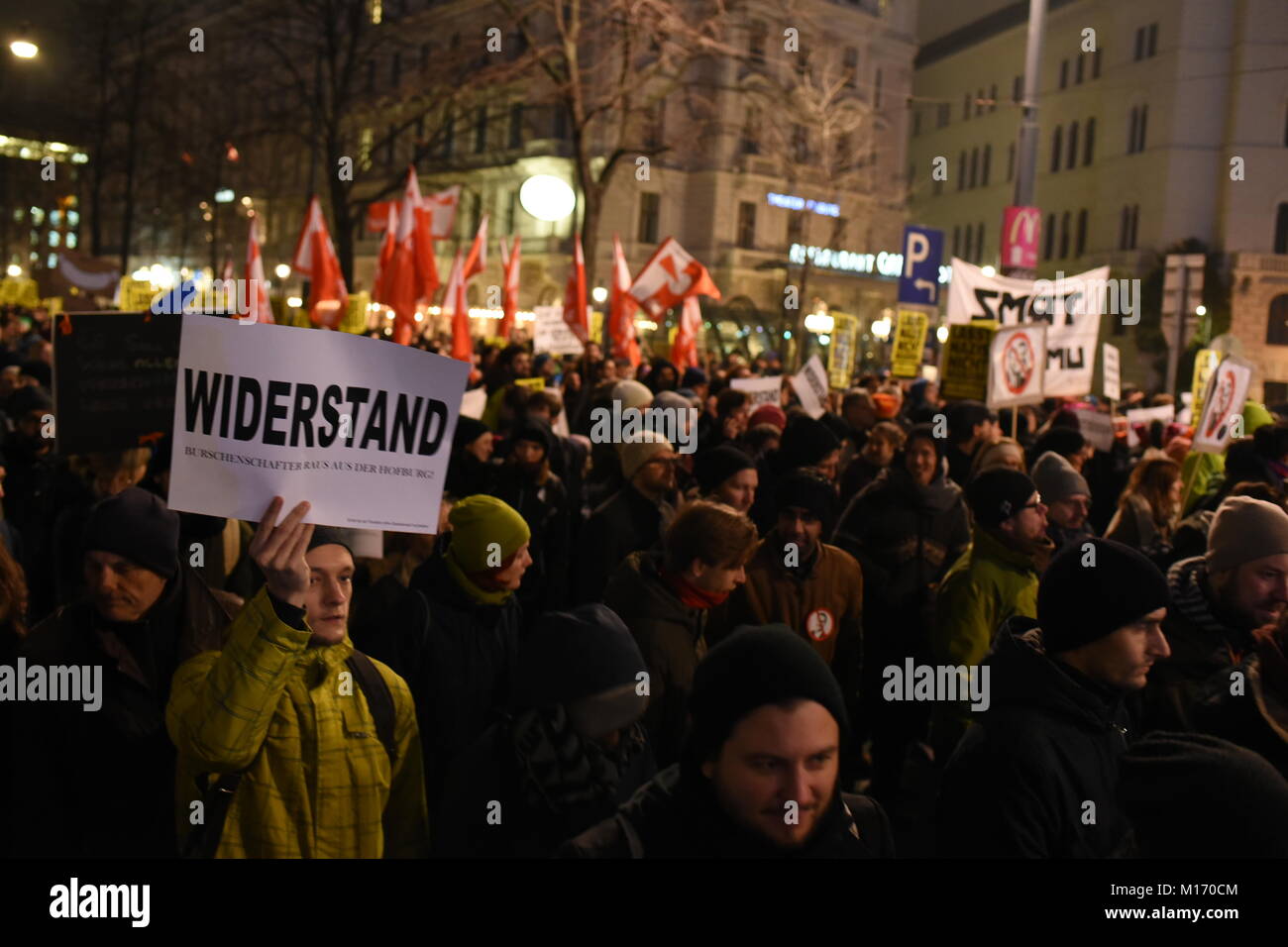 Wien, Österreich. 26 Jan, 2018. Demonstrationen gegen die so genannte Wissenschaftler 'Kugel, bewirtet durch den österreichischen Rechtsextremen Freiheitlichen Partei (FPÖ) Stockfoto