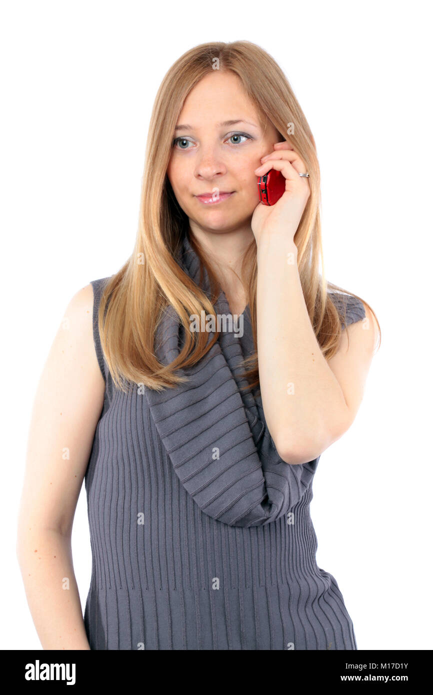 Junge Frau mit langen blonden Haaren am Telefon sprechen. Auf weissem Hintergrund Stockfoto