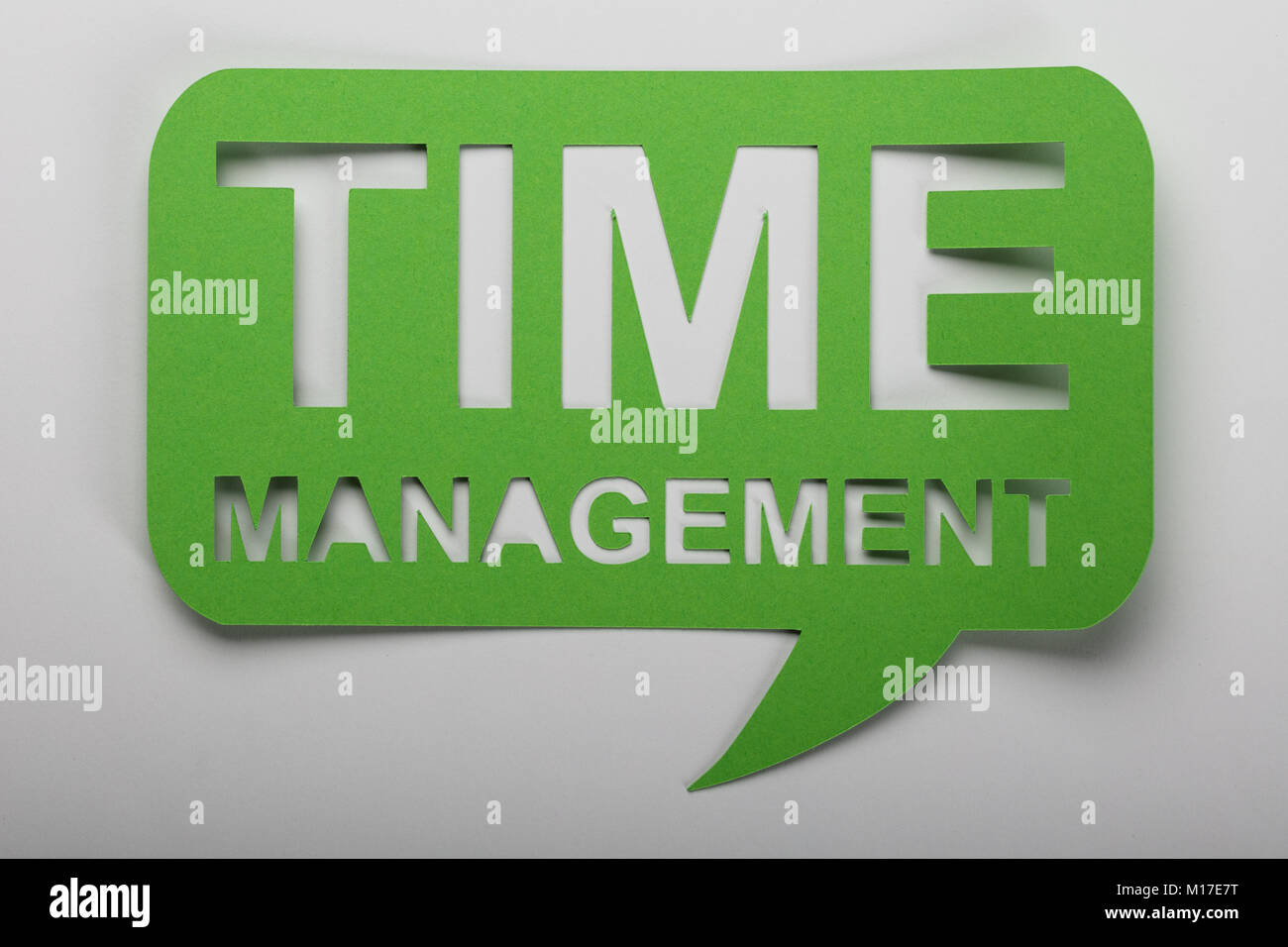 Ansicht der Grünen Zeit Management Text auf weißem Hintergrund Stockfoto
