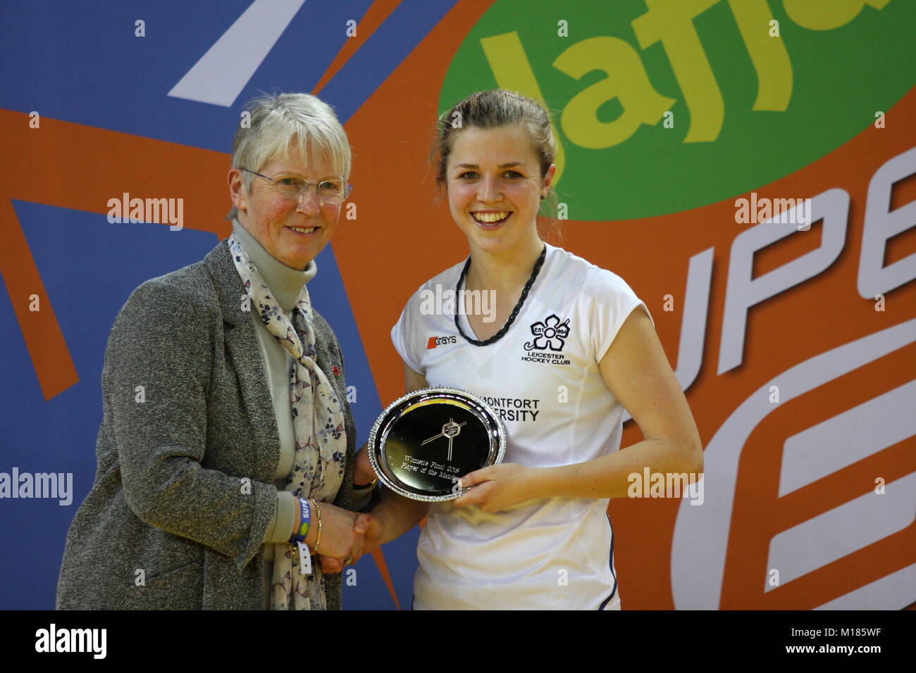 Jaffa Super 6s-Lauren Turner, Leicester sammeln die Auszeichnung für "Spieler des Spiels" im Finale der Frauen, Kupfer, Arena, Olympia, London, UK. 28. Jan 2018 Stockfoto