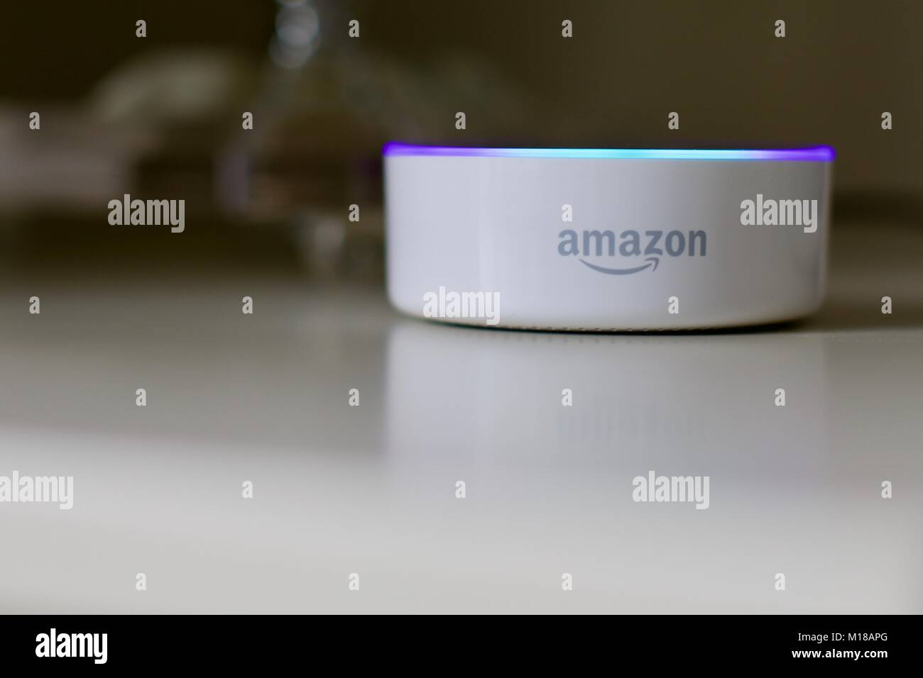 Amazon Echo Dot (2. Generation) Stockfoto