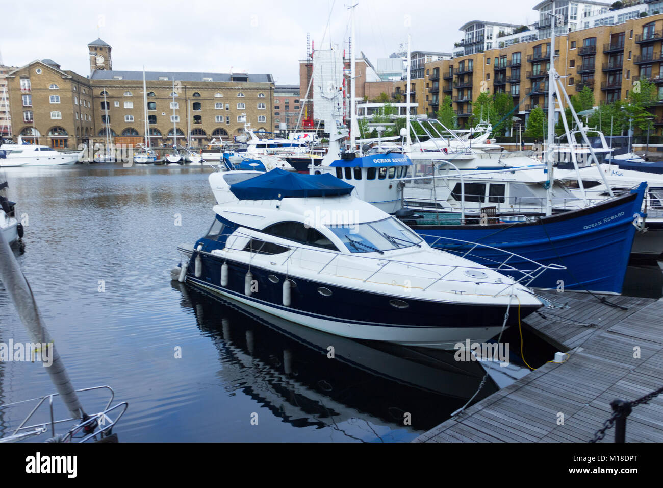 Boote bei Limehouse Basin, London Stockfoto