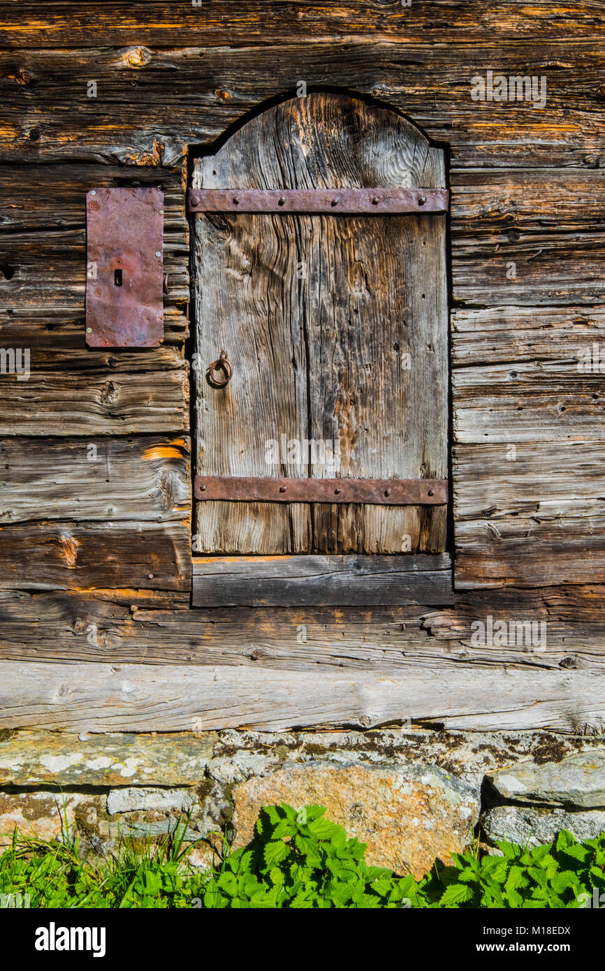 Detail der Mazot Tür in Charousse, Chamonix, Frankreich Stockfoto