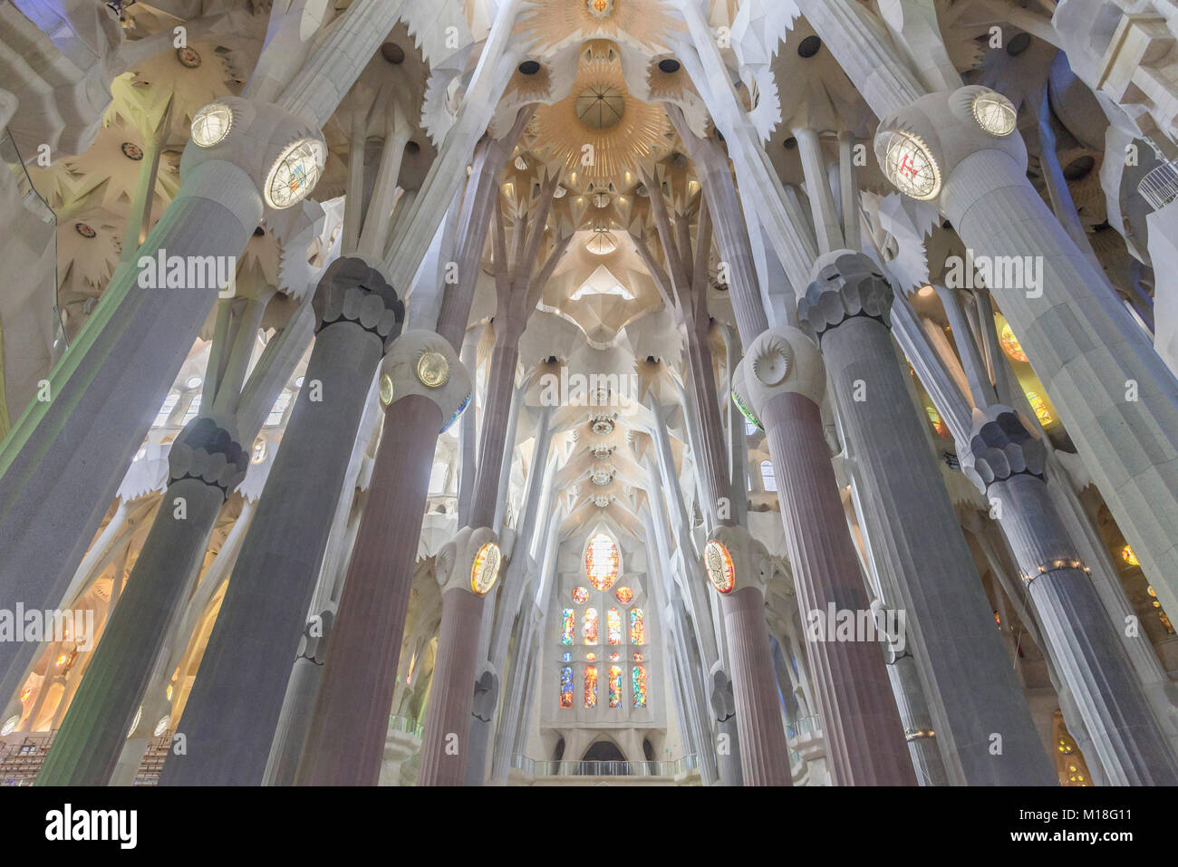 Innenansicht der Sagrada Familia von Antoni Gaudi, Barcelona, Katalonien, Spanien Stockfoto