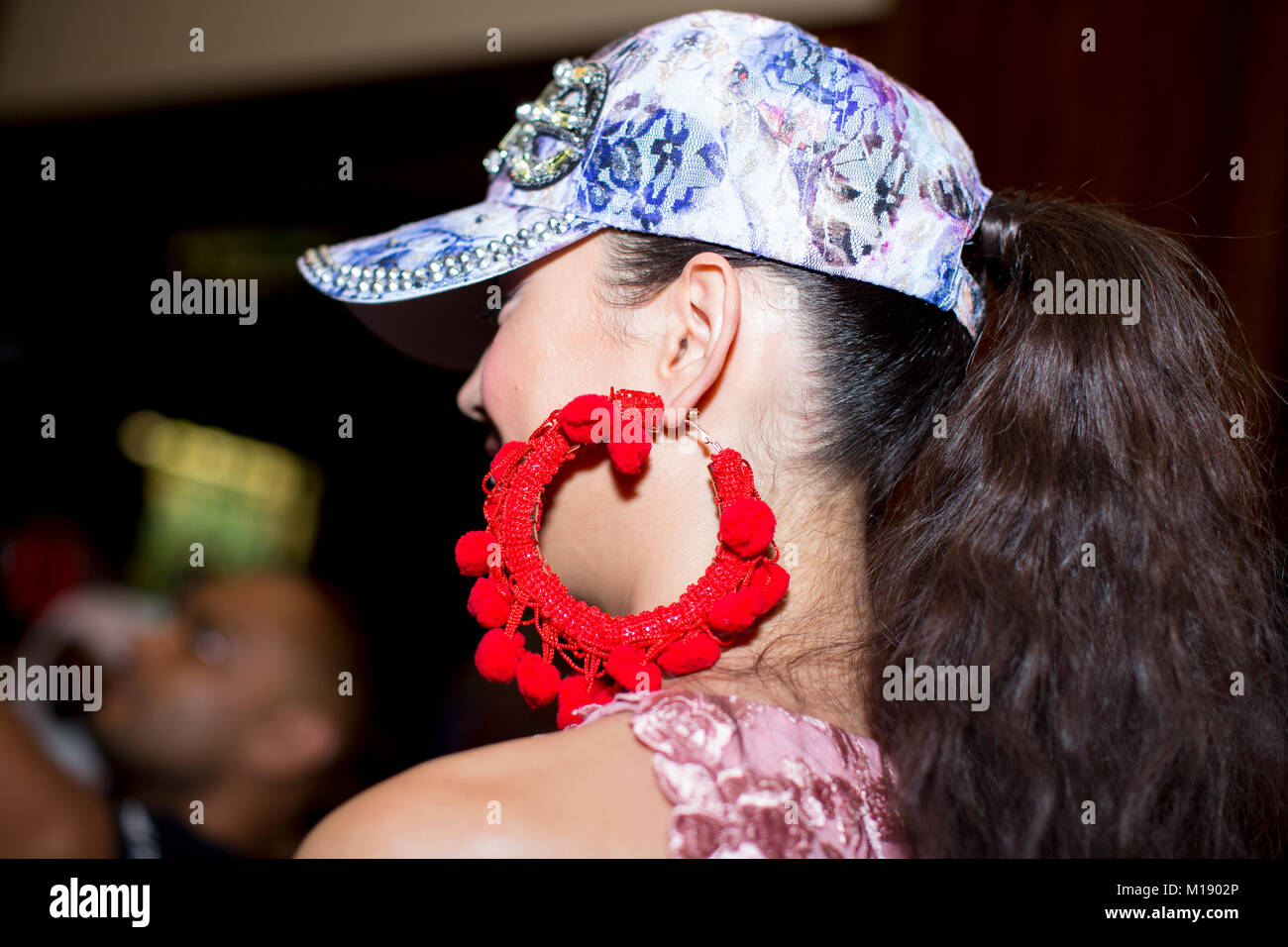 London, UK, 17. September 2016, Modell backstage Fashion Scout, London Fashion Week SS/17 an Freimaurer Hall. Mariusz Goslicki/Alamy Stockfoto