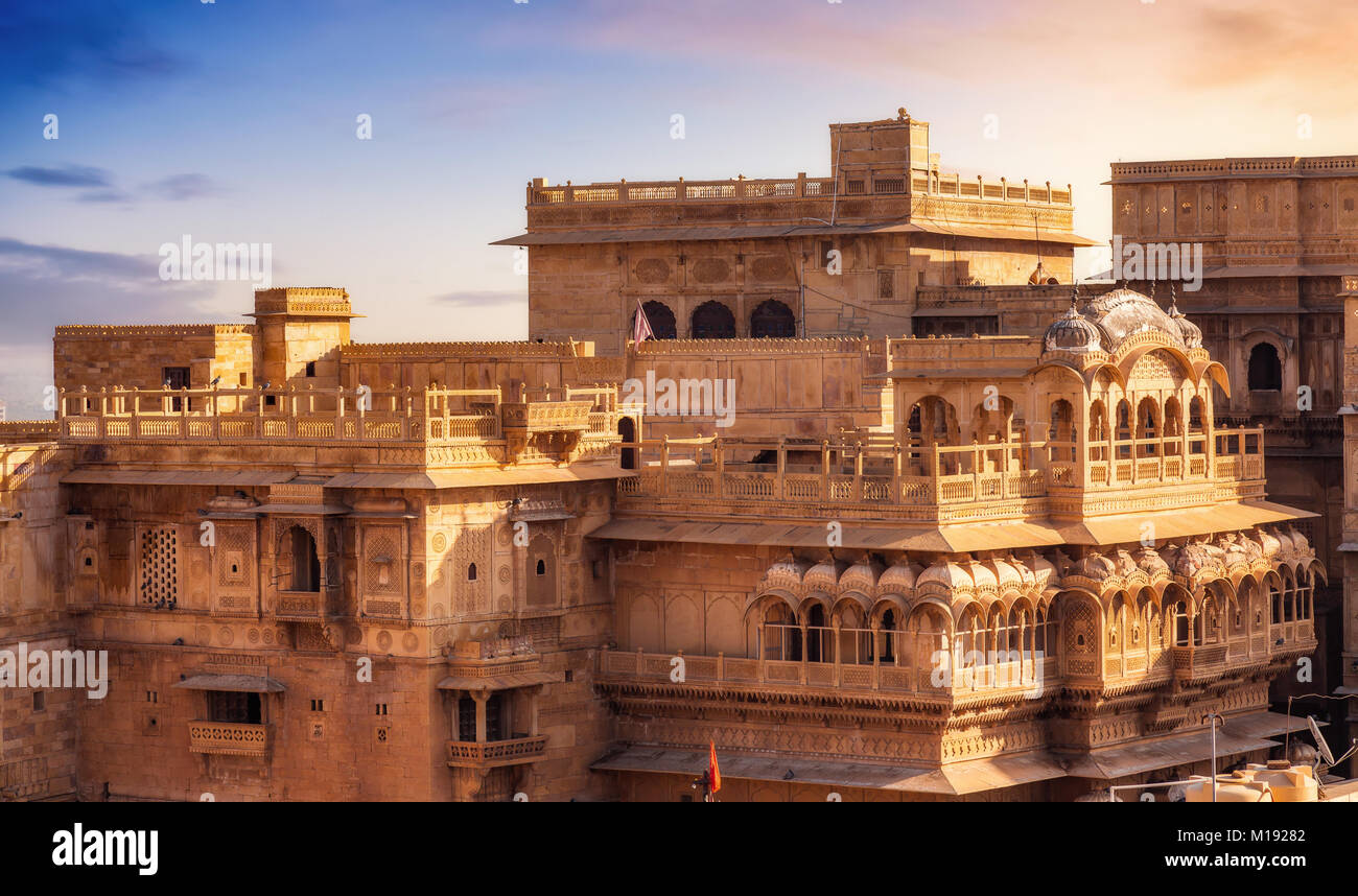 Jaisalmer Fort gelben Kalkstein Architektur. Jaisalmer Fort, auch bekannt als das Goldene Fort ist ein UNESCO-Weltkulturerbe. Stockfoto