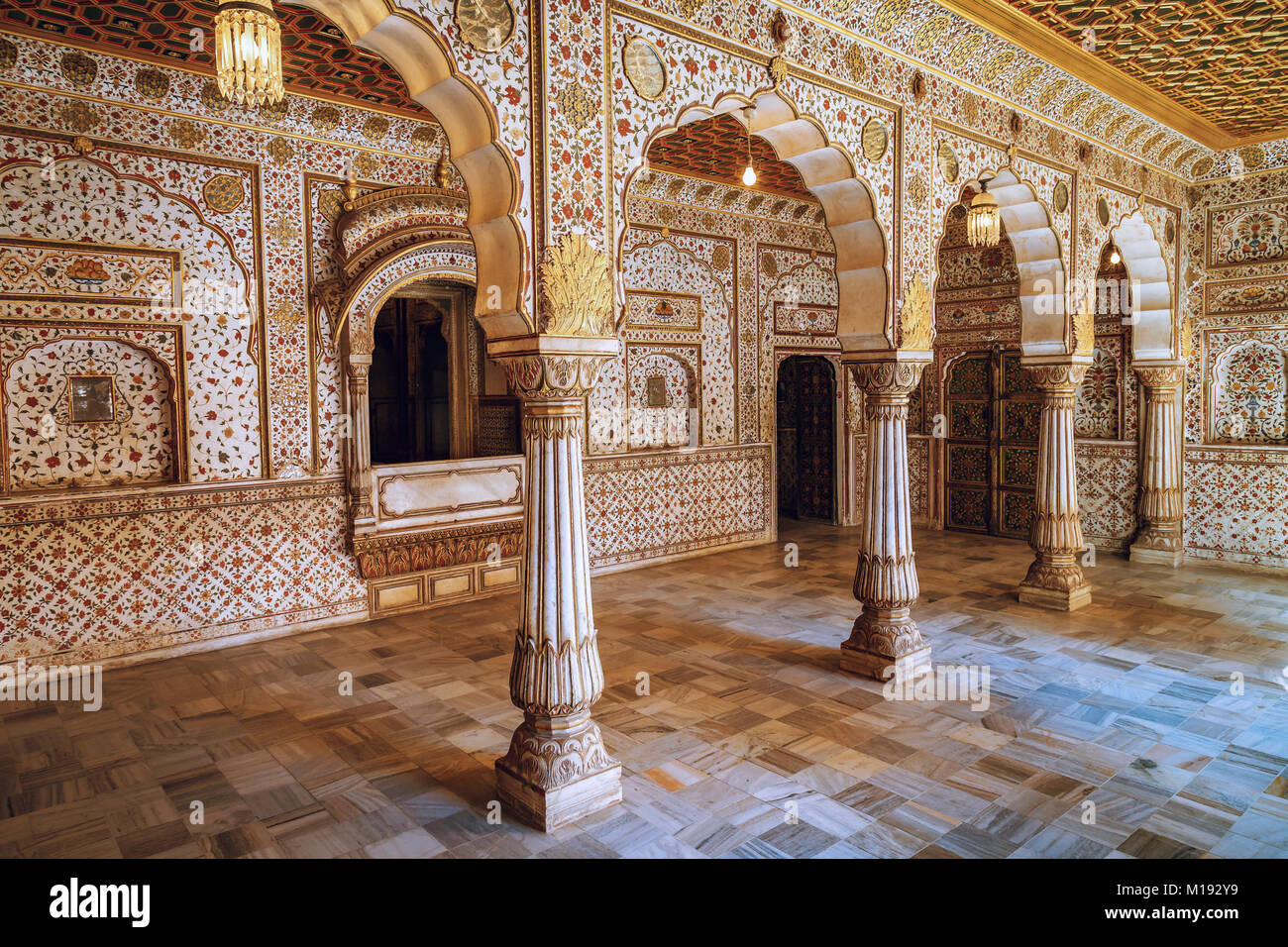 Junagarh Fort Bikaner Rajasthan Royal Palace Innenarchitektur details mit gold Dekoration Artwork. Stockfoto
