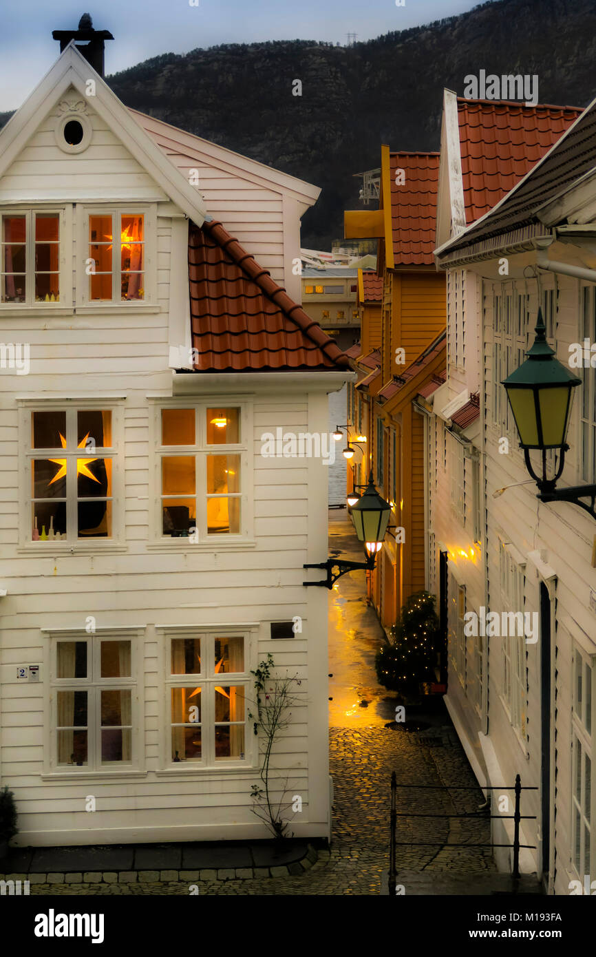 Laterne An Holzhaus Stockfotos und -bilder Kaufen - Alamy