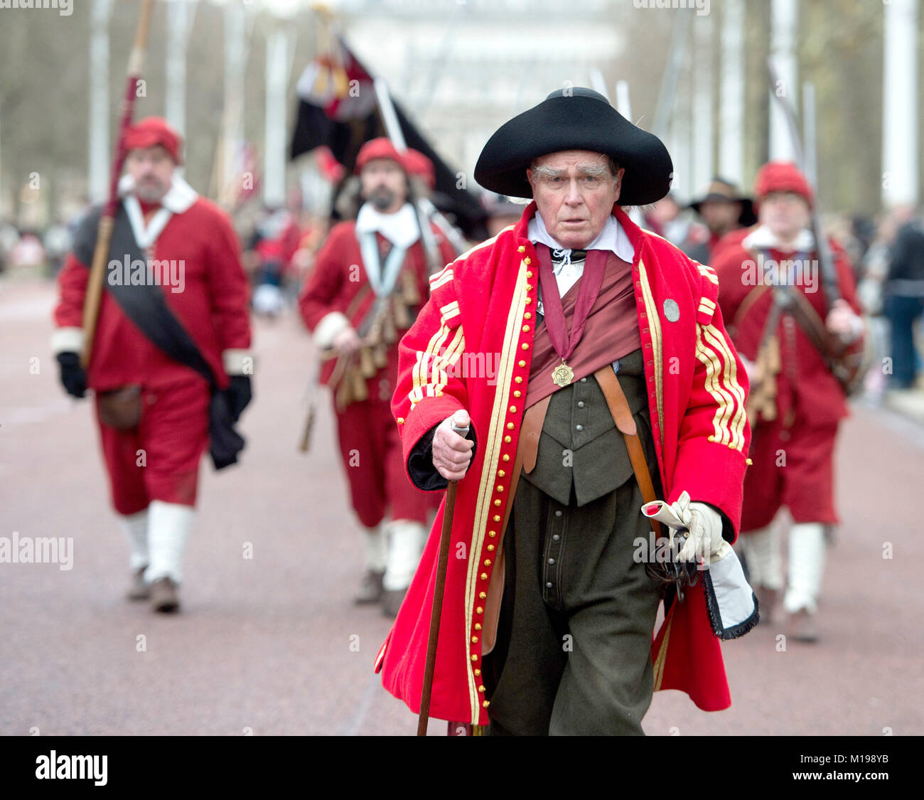Ian MacDonald Watson, Herr General des Königs des Englischen Bürgerkriegs Gesellschaft teilhat an der jährlichen März die Hinrichtung des Königs Charles zu gedenken. Stockfoto