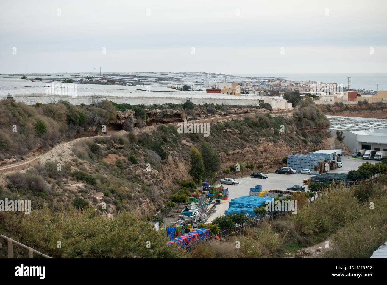 Invernaderos, Kunststoff Gewächshäuser, Treibhäuser für Boden freien Kulturen in Murcia, Spanien. Ein Störfaktor für die Landschaft als Stockfoto