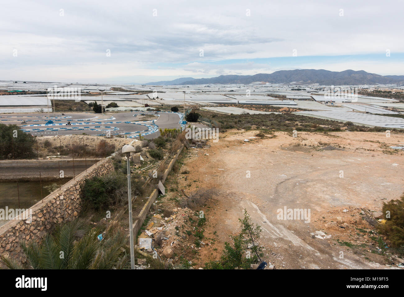 Invernaderos, Kunststoff Gewächshäuser, Treibhäuser für Boden freien Kulturen in Murcia, Spanien. Ein Störfaktor für die Landschaft als Stockfoto