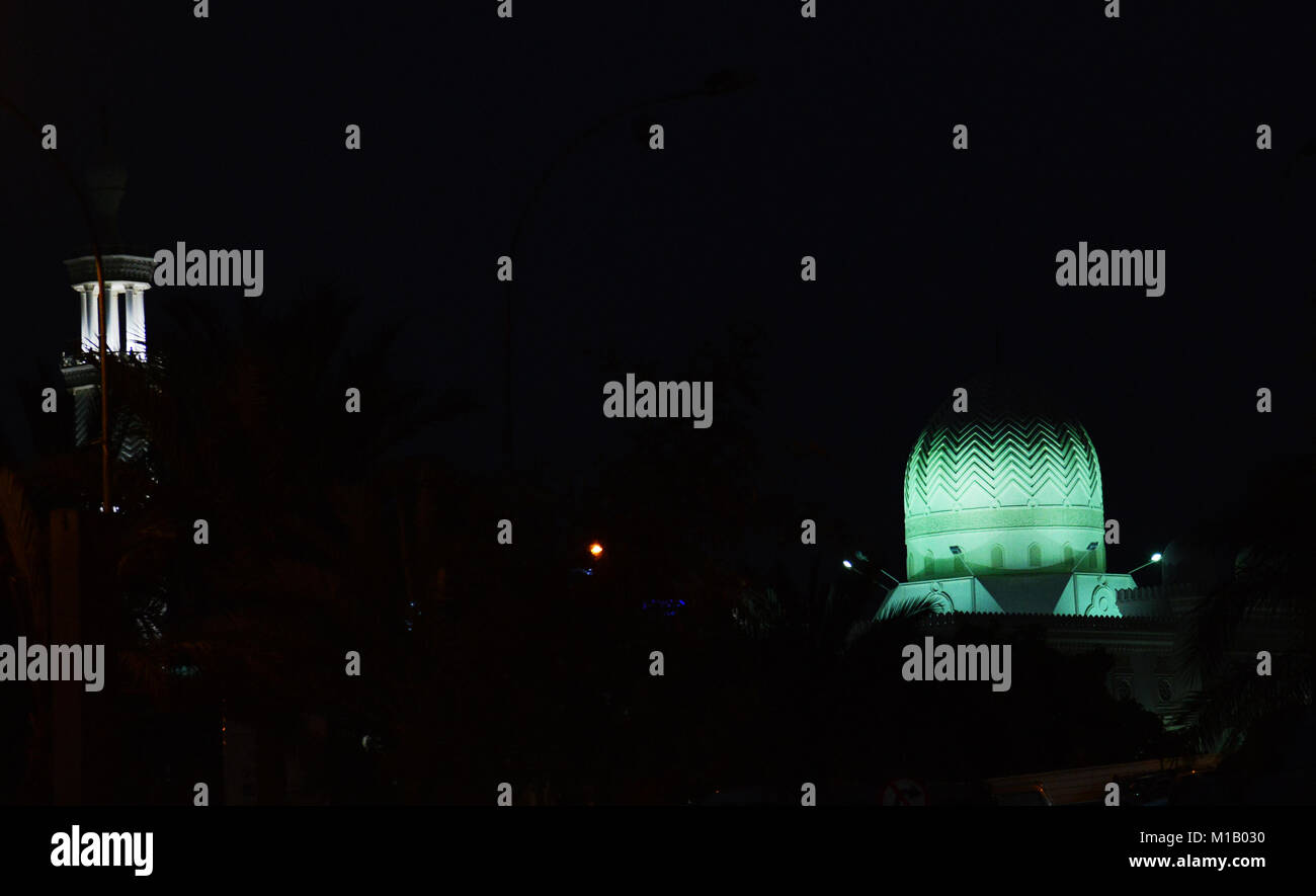 Sharif Hussein Bin Ali Moschee bei Nacht. Stockfoto